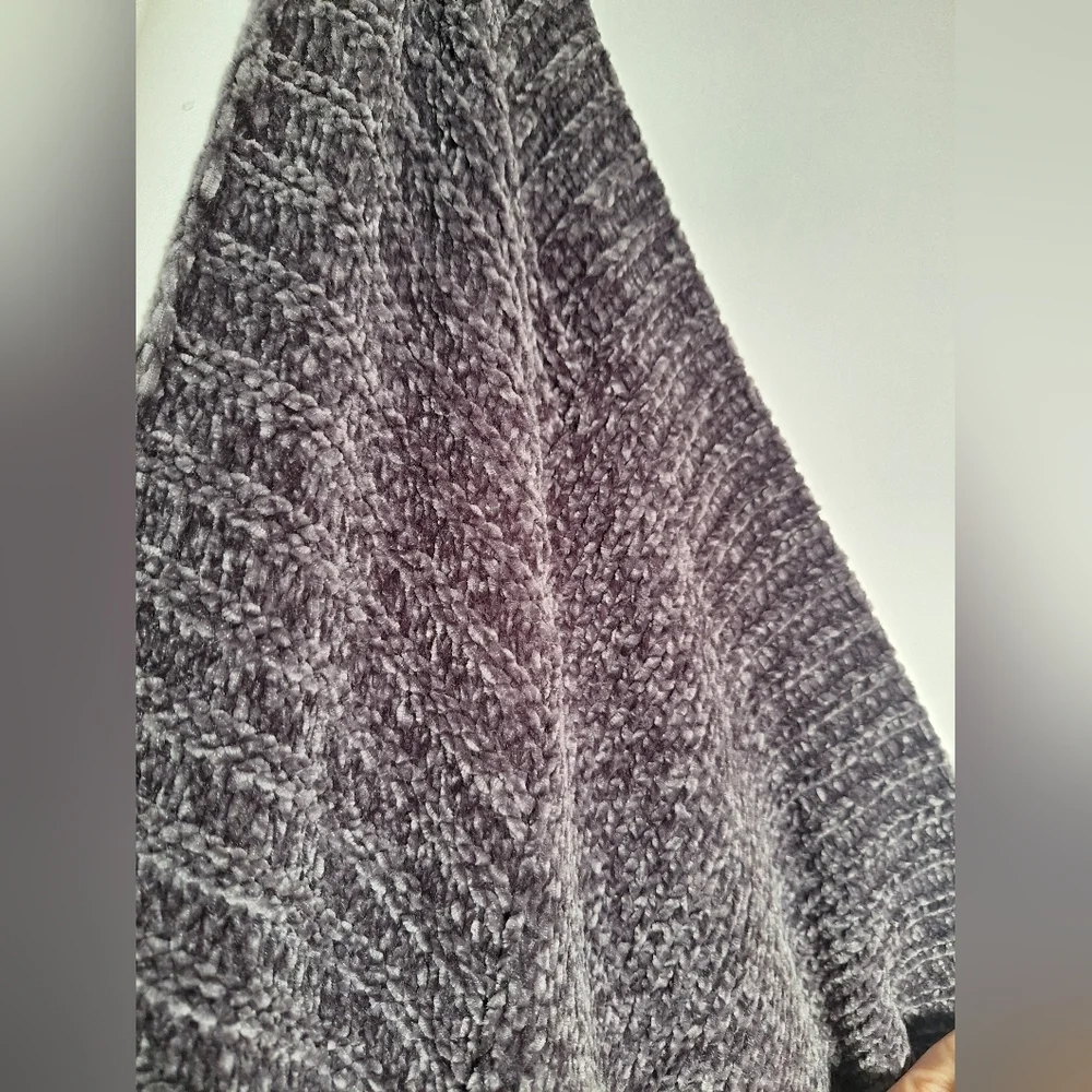 POL Brand Charcoal Chenille Knit Throw